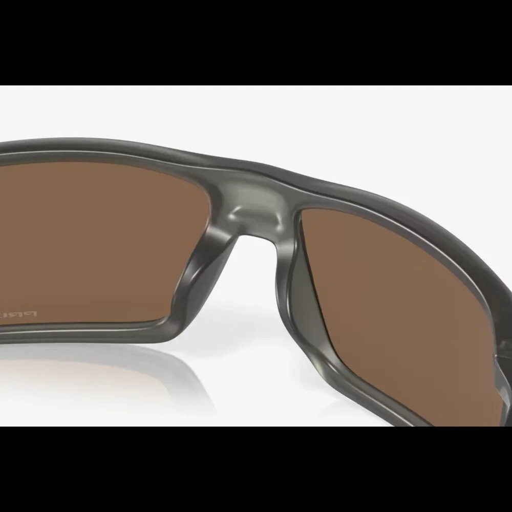 Oakley Men’s OO9231-1661 Heliostat Introspect Sunglasses